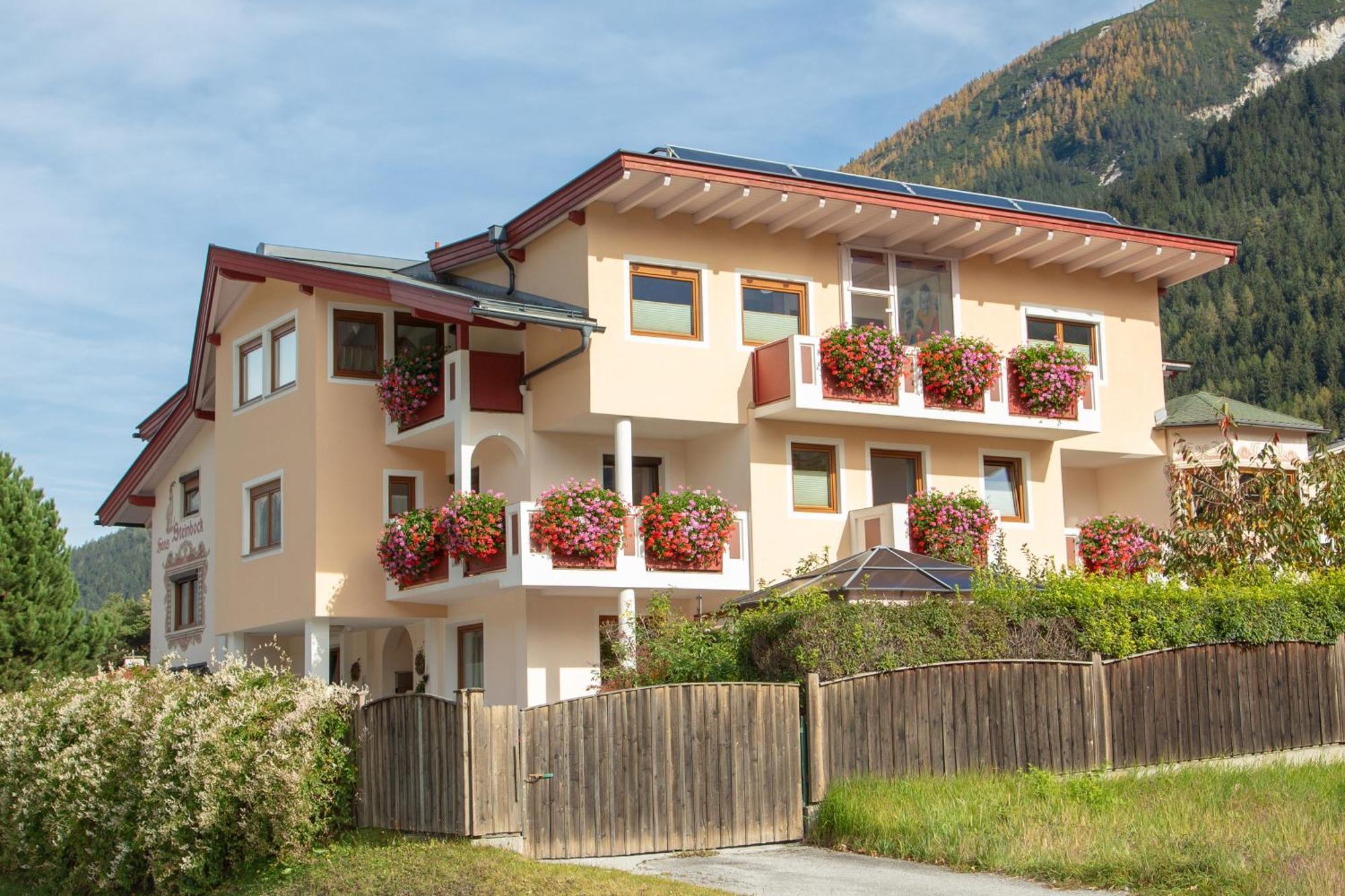 Bed and Breakfast Haus Steinbock à Neustift im Stubaital Extérieur photo
