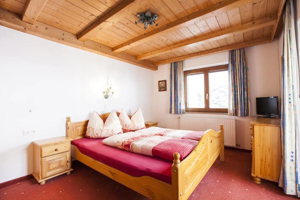Bed and Breakfast Haus Steinbock à Neustift im Stubaital Extérieur photo